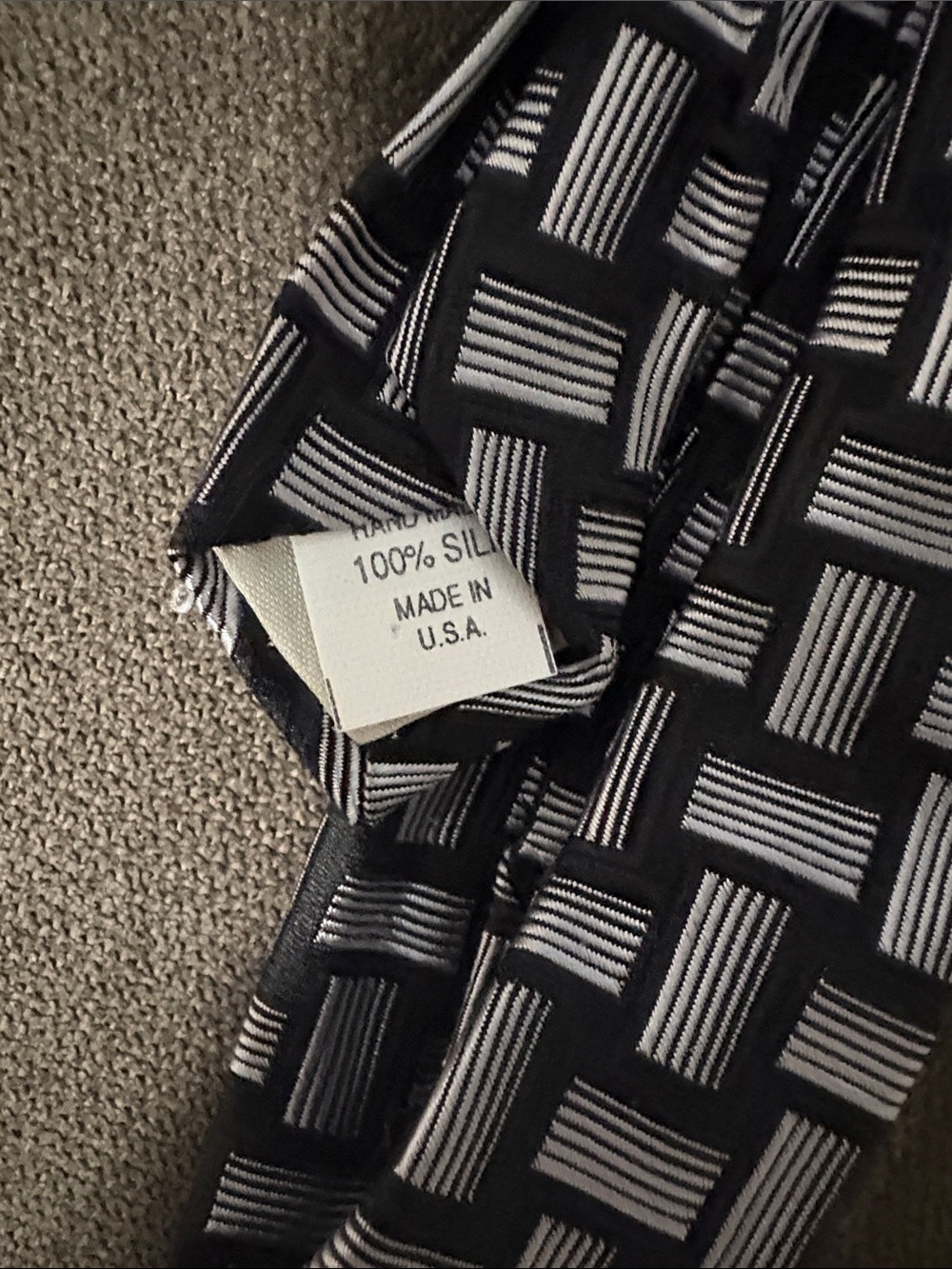 Vintage Paul Lawrence Black and Silver Geometric Basketweave Men's Tie - Picture 3 of 4